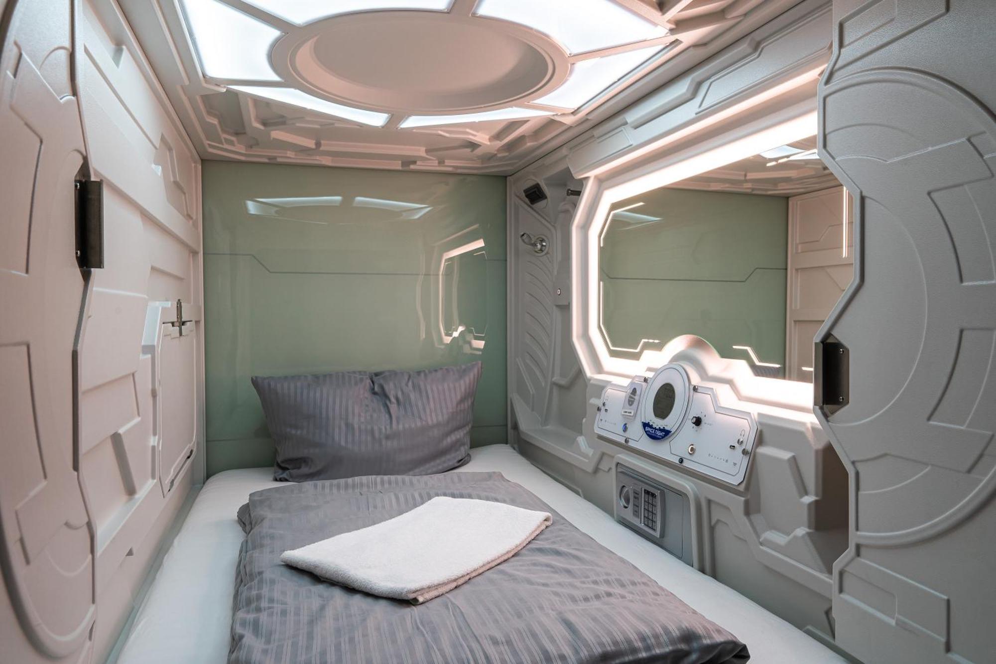 Space Night Capsule Hostel 베를린 외부 사진